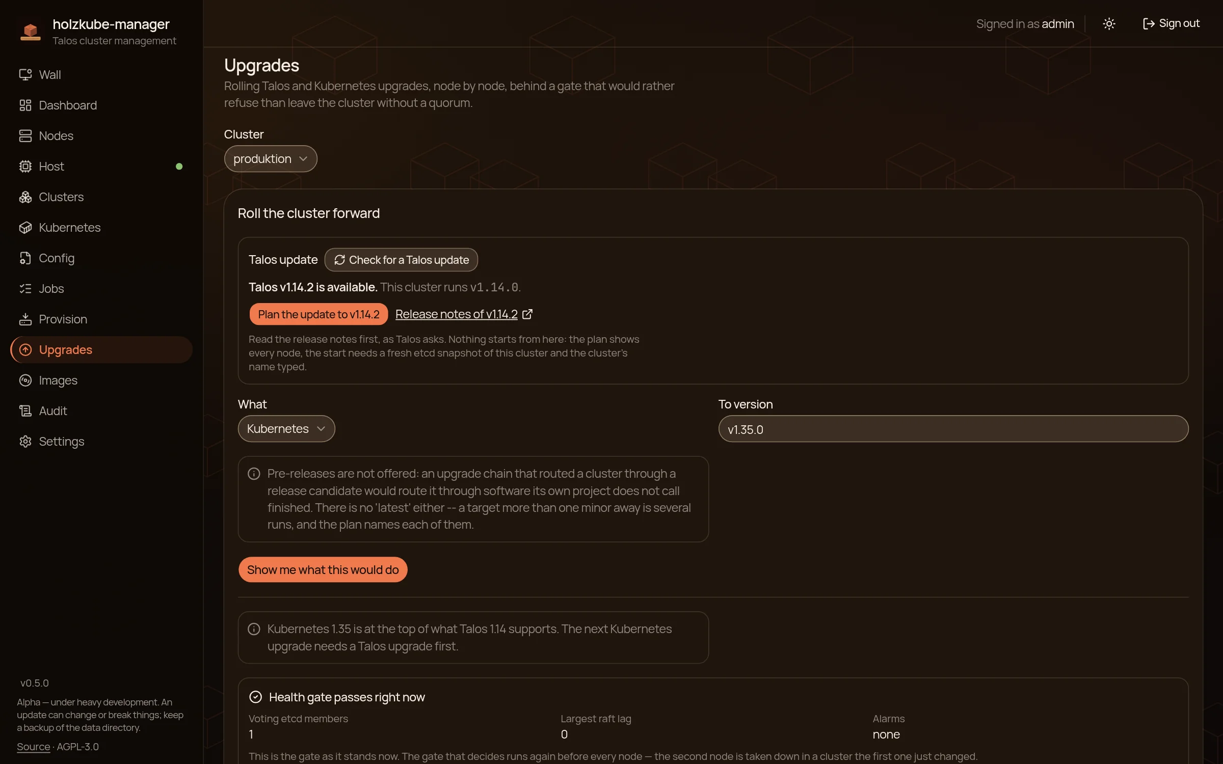 Upgrades-Ansicht: oben der Talos-Update-Check mit dem Hinweis «Talos v1.14.2 is available», darunter der Plan für Kubernetes v1.35.0 mit bestandenem Health-Gate